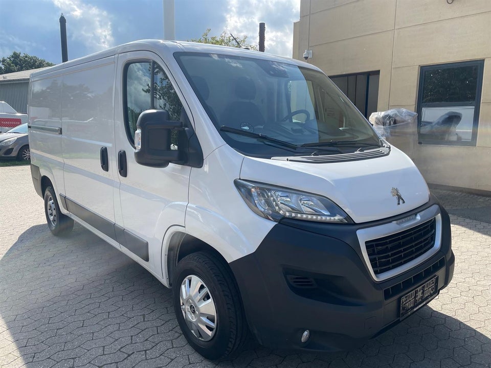 Peugeot Boxer 333 2,2 BlueHDi 140 L2H1 Premium