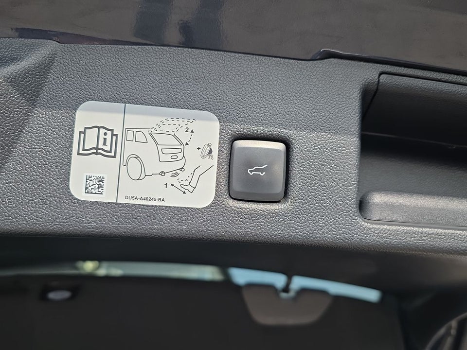 Ford Kuga 2,5 PHEV Vignale CVT 5d