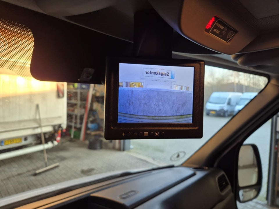 Renault Master IV T45 2,3 dCi 145 L3H3 Kassevogn RWD