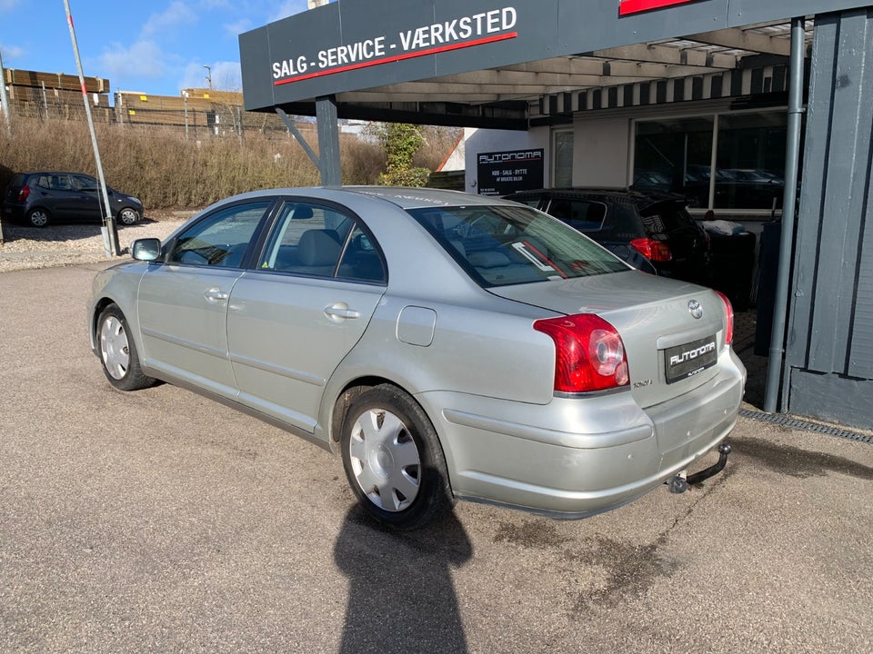 Toyota Avensis 1,8 VVT-i Sol 4d