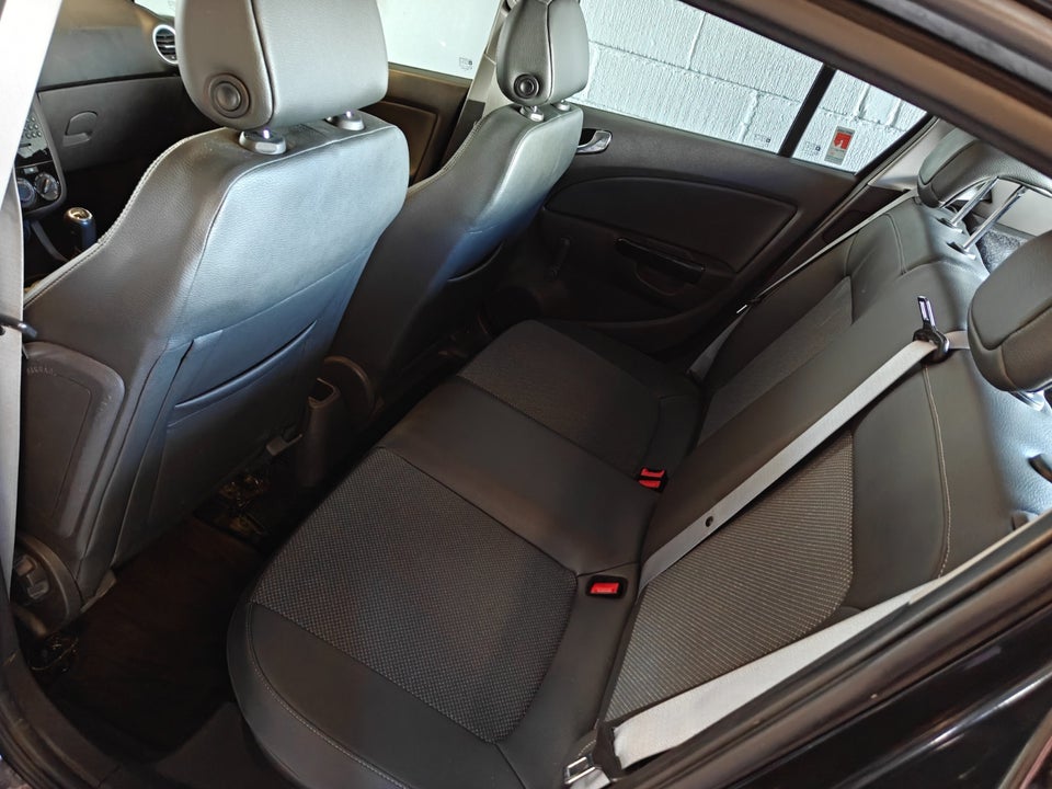 Opel Corsa 1,2 16V Cosmo 5d