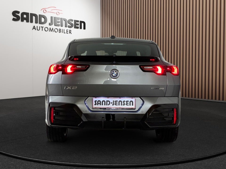 BMW iX2 eDrive20 M-Sport Premium 5d