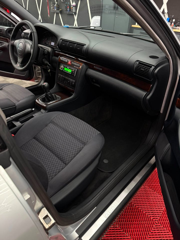 Audi A4 2,8 V6 Avant quattro 5d