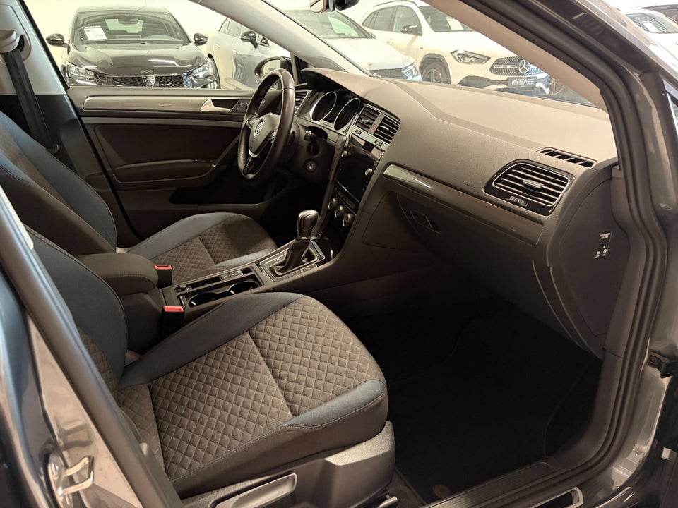 VW Golf VII 1,6 TDi 115 IQ.Drive DSG 5d