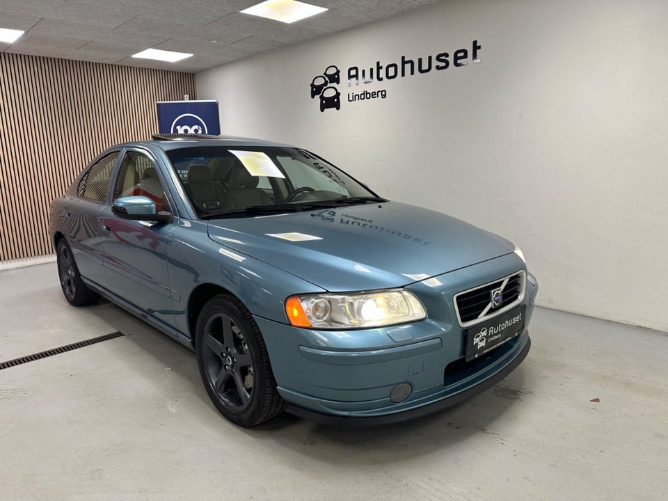 Volvo S60 2,5 T Summum aut. 4d