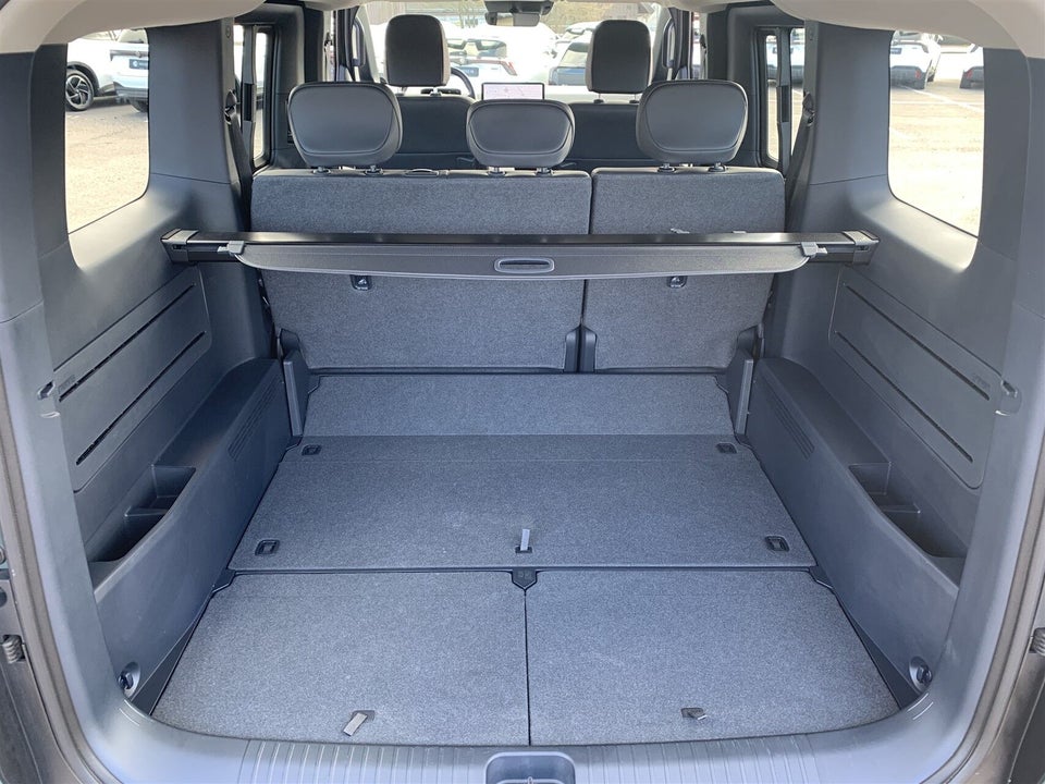 Kia PV5 71 Long Range Upgrade 5d