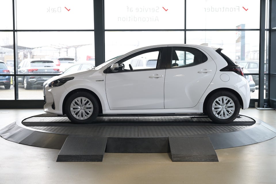 Toyota Yaris 1,5 Hybrid H3 e-CVT 5d