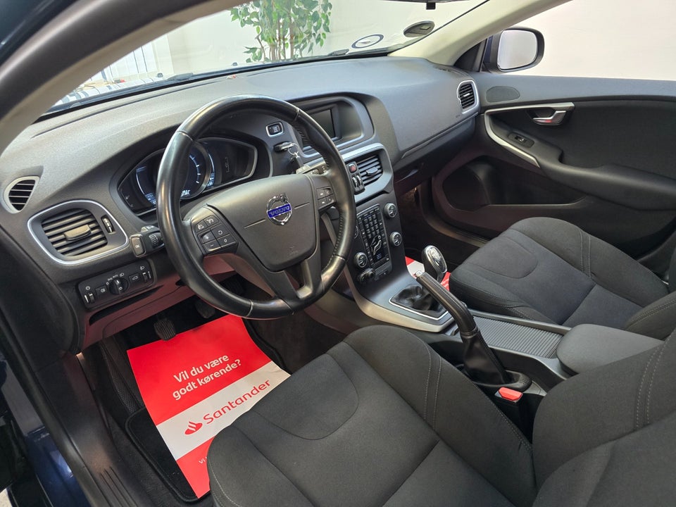 Volvo V40 1,6 D2 115 Kinetic 5d