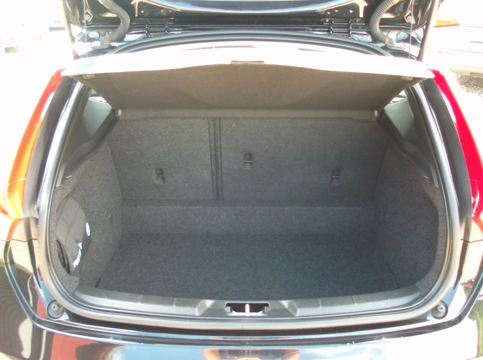 Volvo V40 1,5 T3 152 Momentum aut. 5d