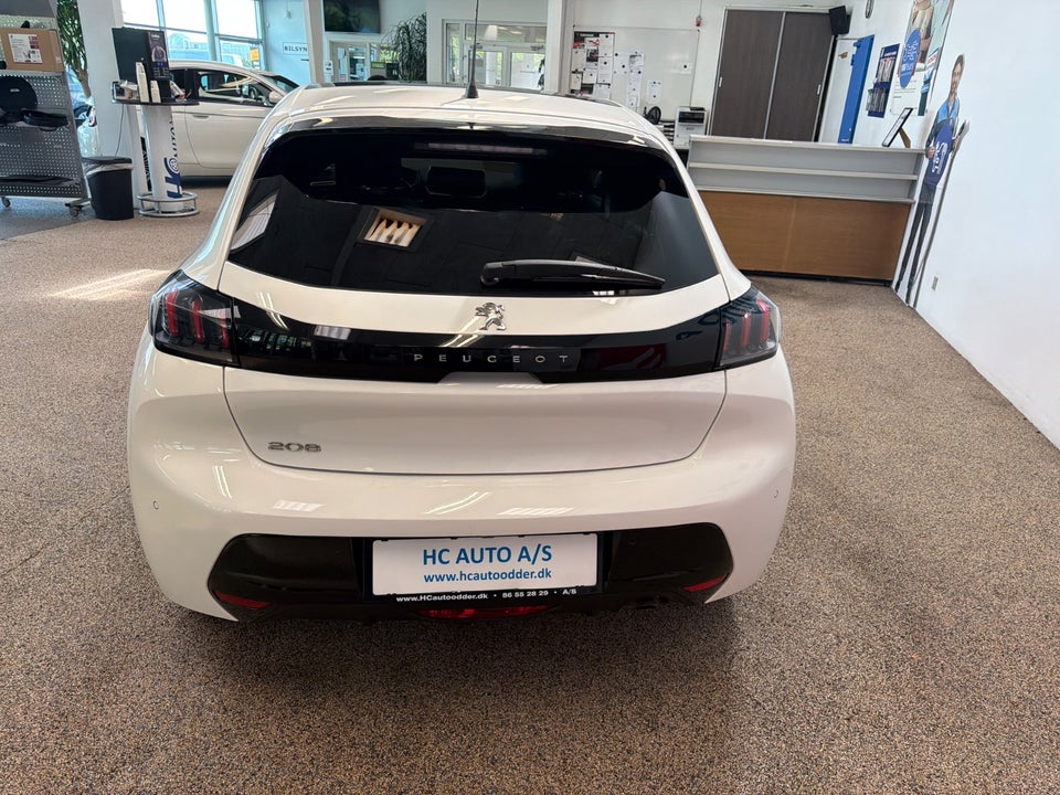 Peugeot 208 1,2 PureTech 100 Allure Sky 5d