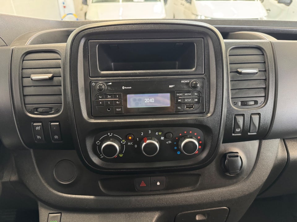 Renault Trafic T29 2,0 dCi 120 L2H1