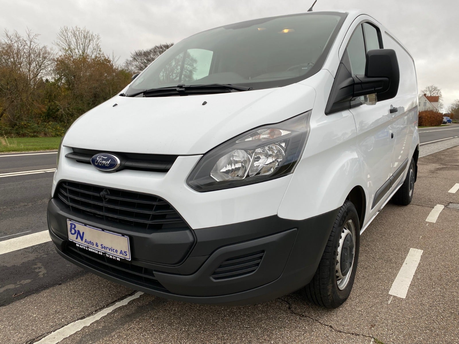 Ford transit 2024 custom 270s