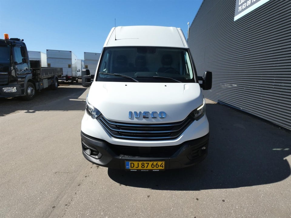Iveco Daily 3,0 35S18 18m³ Van AG8