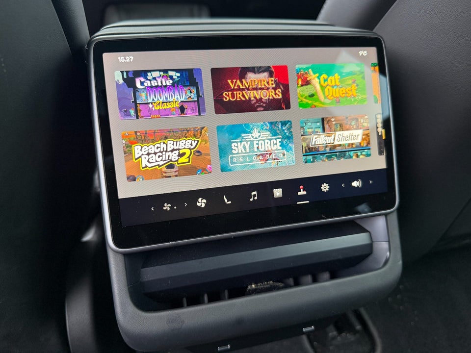 Tesla Model 3 Long Range AWD 4d