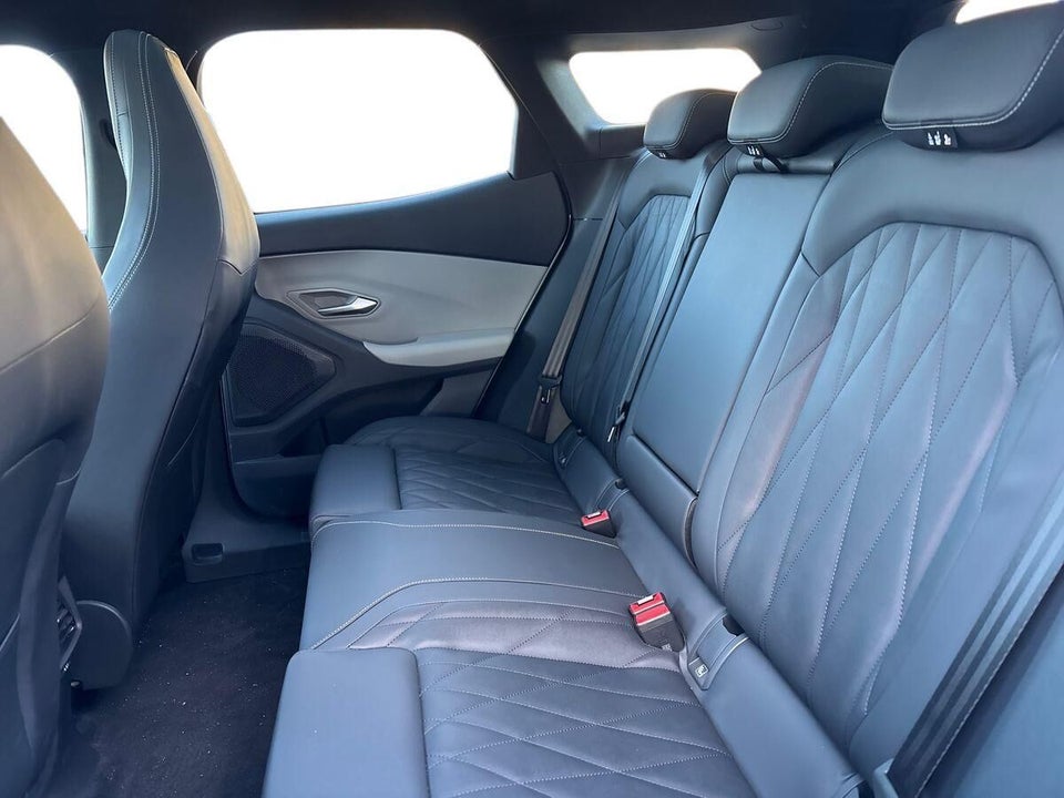 Ford Explorer 77 Premium Extended Range 5d