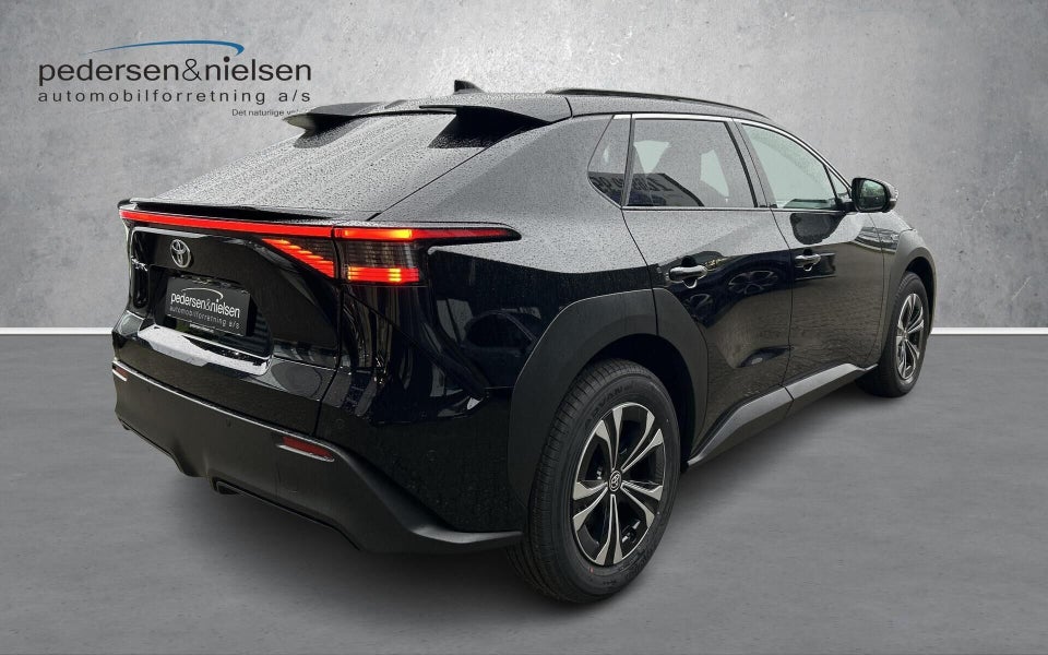 Toyota bZ4X Executive 5d