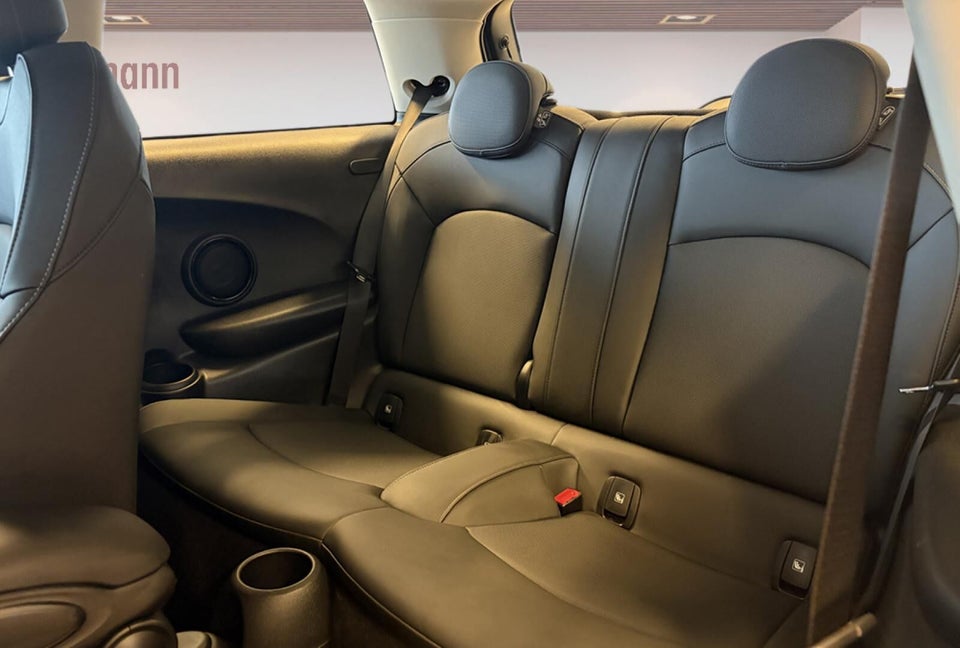 MINI Cooper SE Classic Trim 3d