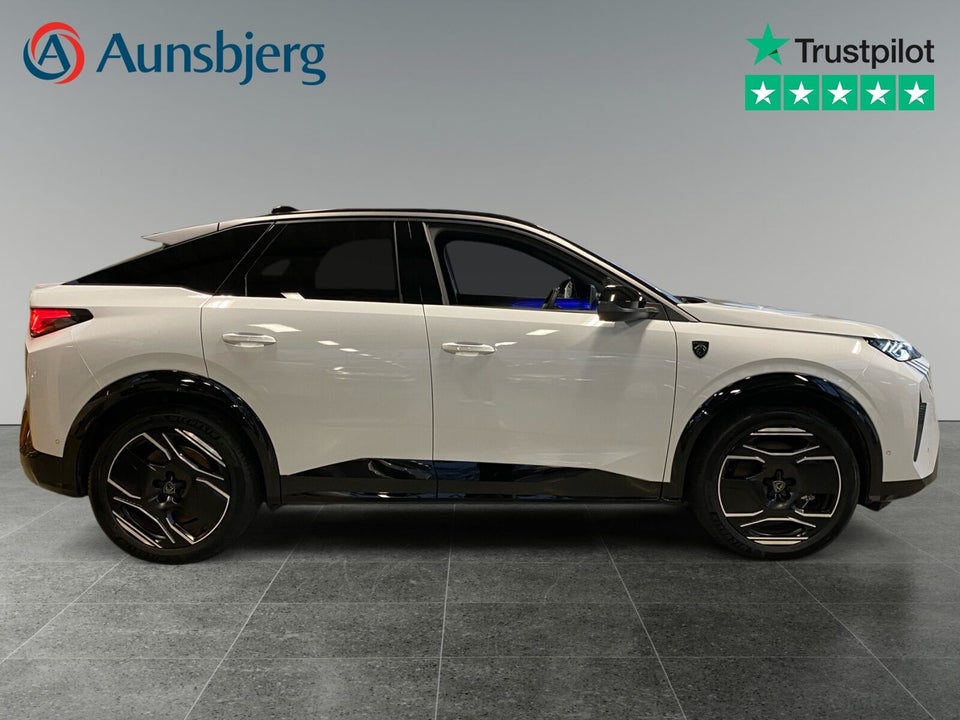 Peugeot e-3008 77 GT Pack 5d