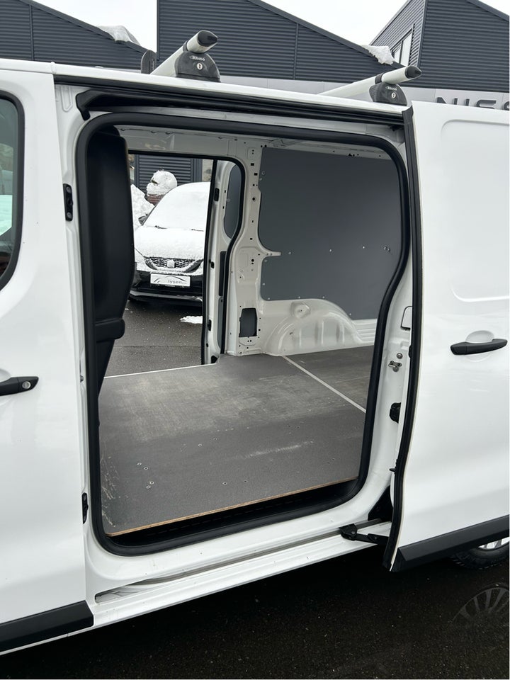 Toyota ProAce 2,0 D 122 Medium Comfort Master aut. 6d