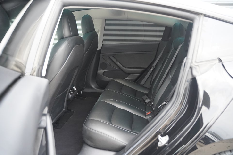 Tesla Model 3 Long Range AWD 4d