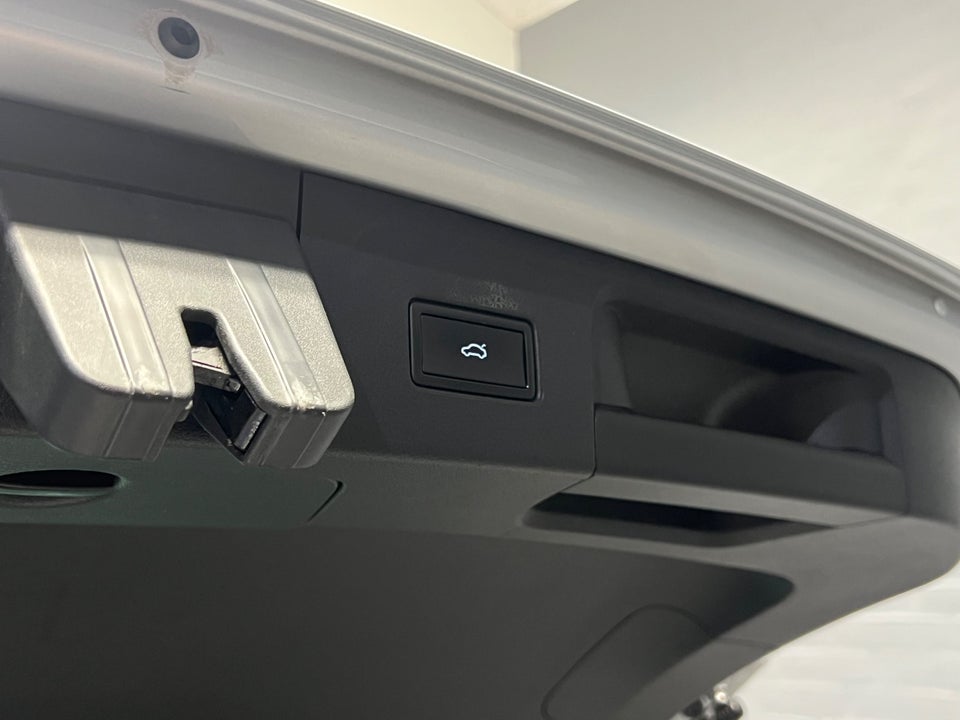 VW Passat 2,0 TDi 122 Business Variant DSG 5d