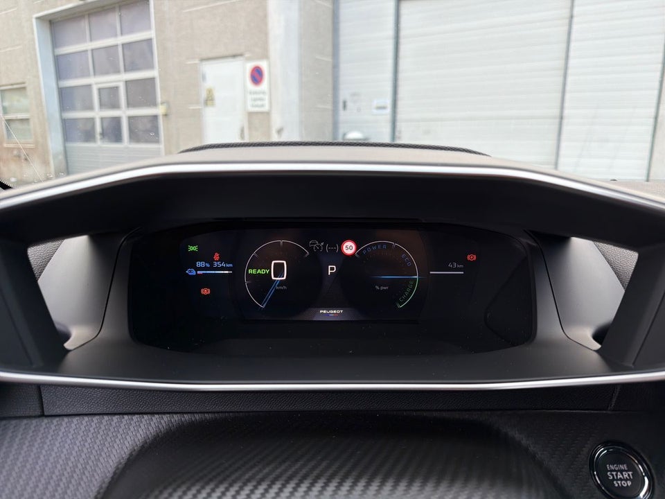 Peugeot e-2008 54 GT 5d