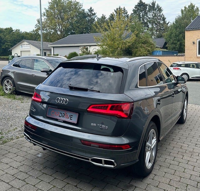 Audi Q5 55 TFSi e S-line quattro S-tr. 5d