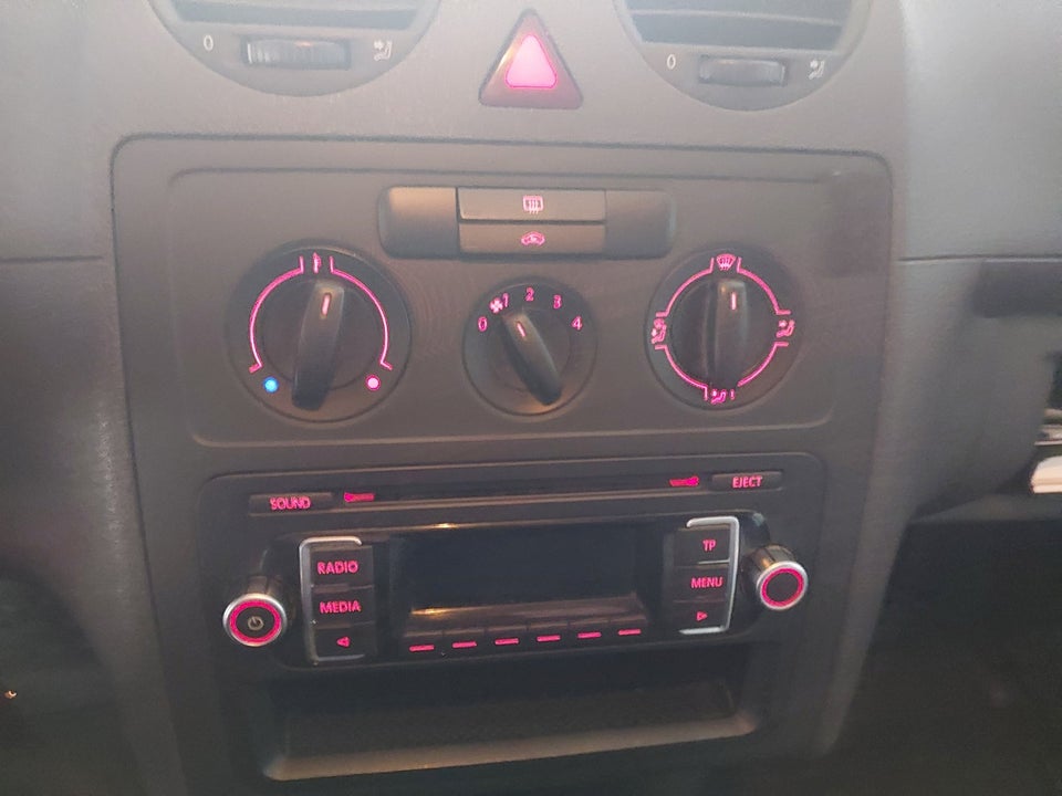 VW Caddy 1,6 TDi 102 BMT Van 5d