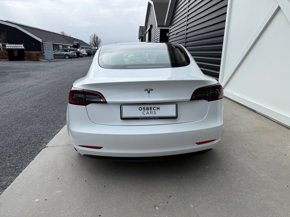 Tesla Model 3 Standard Range+ RWD 4d