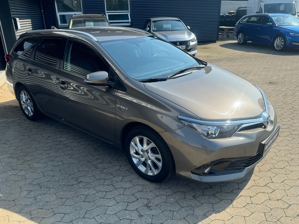 Toyota Auris 1,8 Hybrid H2 Comfort Touring Sports CVT 5d