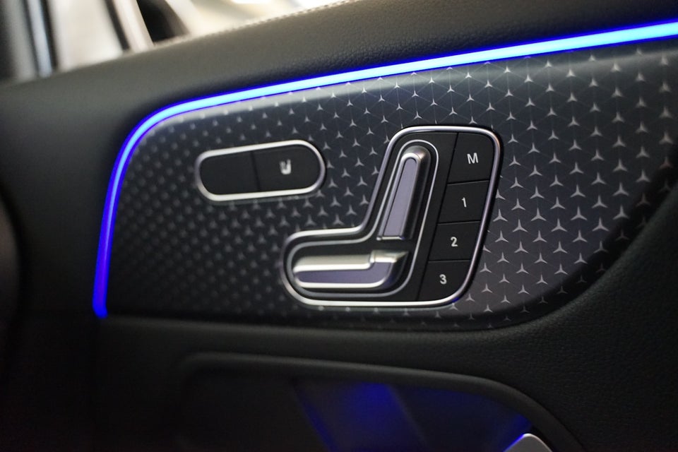 Mercedes EQA300 Progressive 4Matic 5d