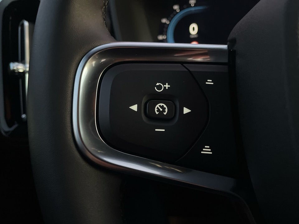 Volvo XC40 ReCharge Twin Plus 5d