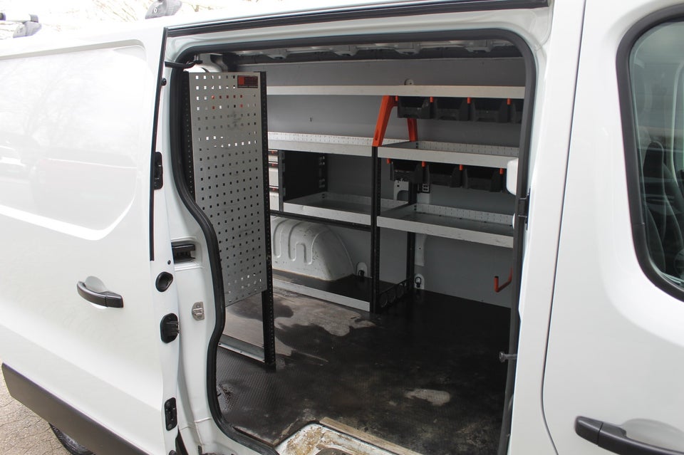 Renault Trafic T29 2,0 dCi 120 L2H1