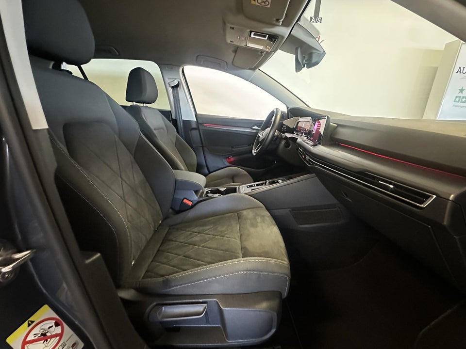 VW Golf VIII 1,4 eHybrid DSG 5d