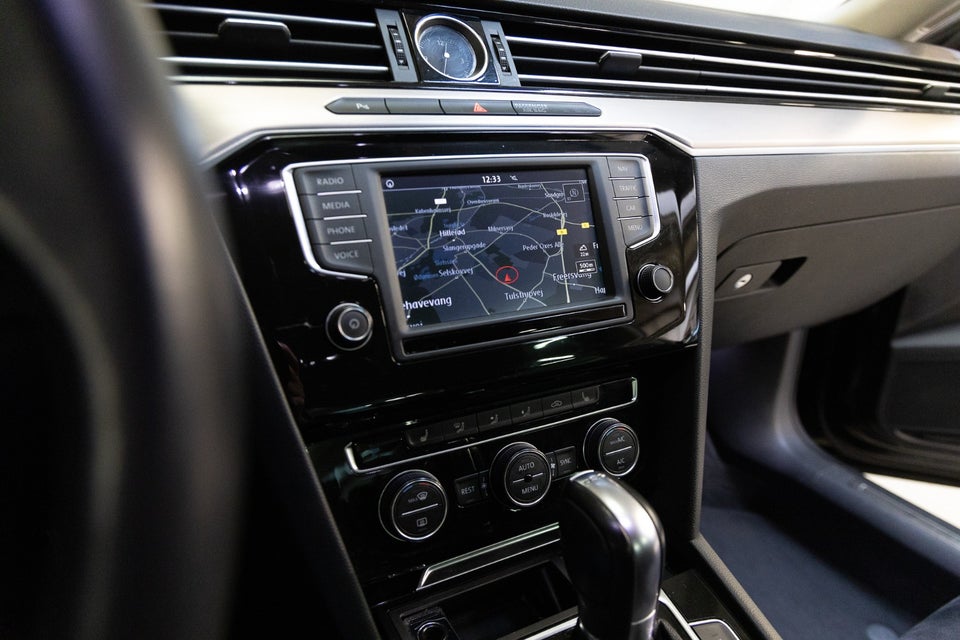 VW Passat 2,0 TDi 150 R-line DSG BMT 4d