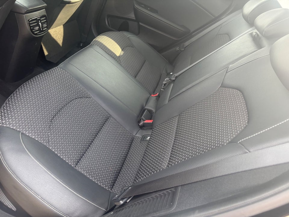 VW Golf VII 1,6 TDi 110 BlueMotion Variant 5d