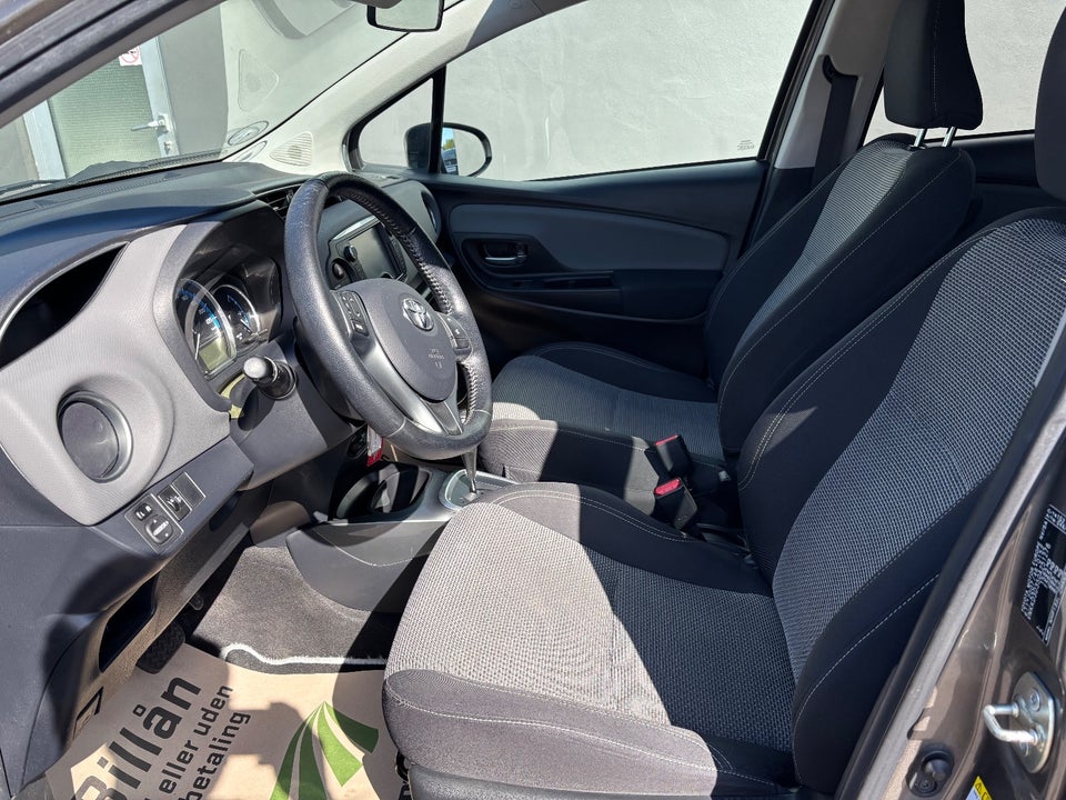 Toyota Yaris 1,5 Hybrid H1 e-CVT 5d