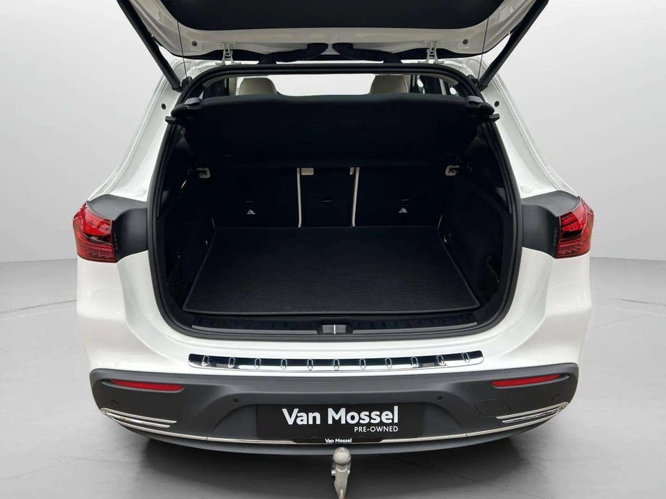 Mercedes EQA300 Progressive Advance 4Matic 5d