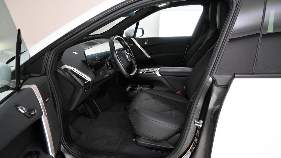 BMW iX xDrive40 Supercharged 5d