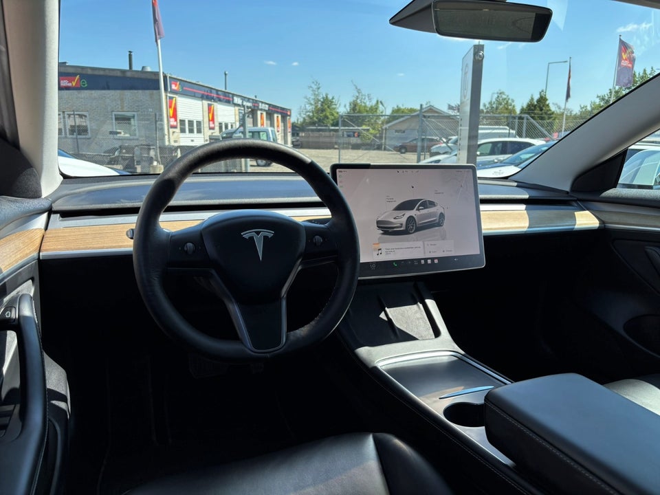 Tesla Model 3 RWD 4d