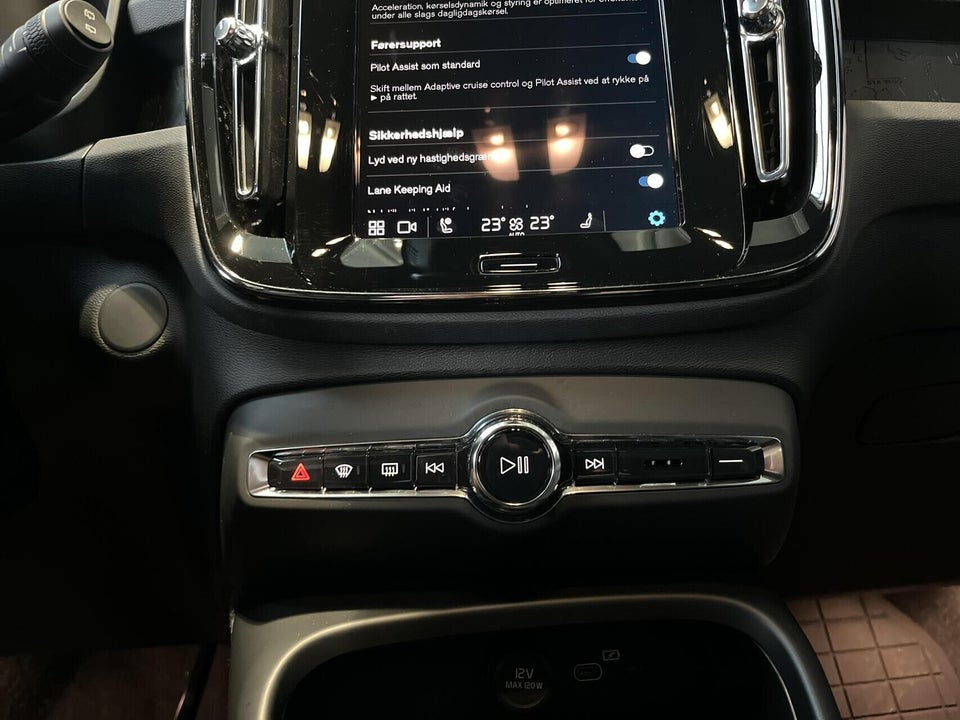 Volvo EX40 Extended Range Plus 5d