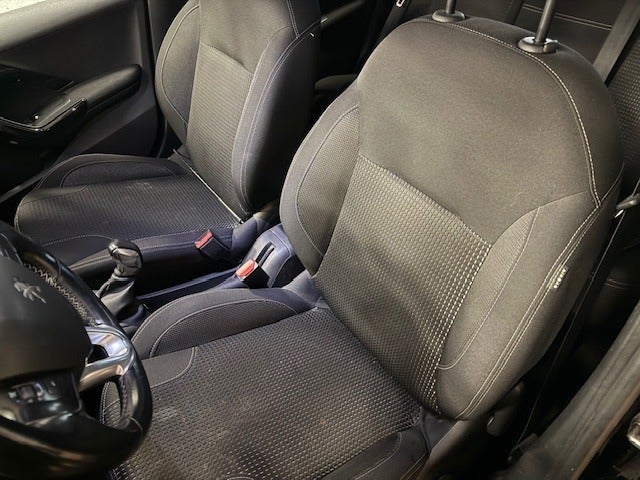 Peugeot 208 1,6 BlueHDi 100 Desire Sky 5d