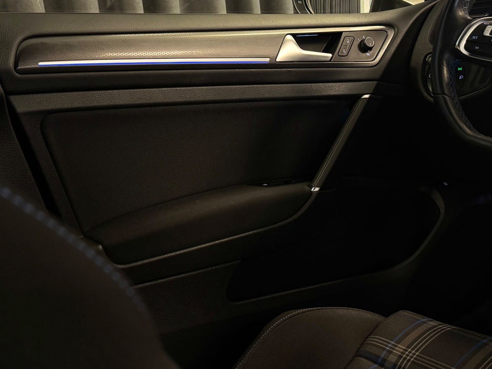 VW Golf VII 1,4 GTE DSG 5d