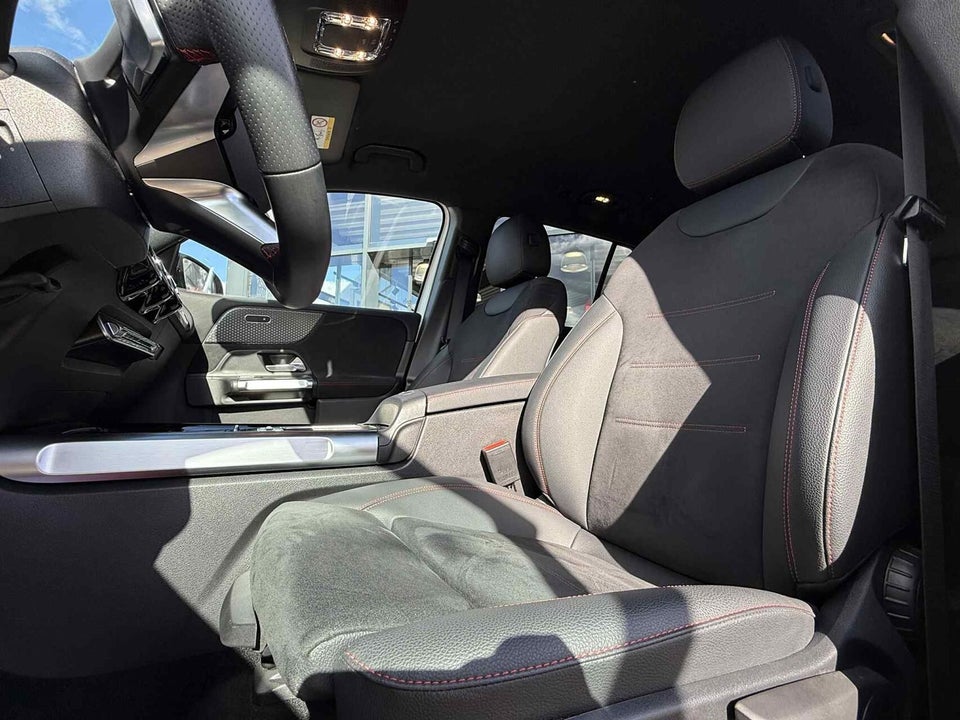 Mercedes EQB300 AMG Line 4Matic 5d