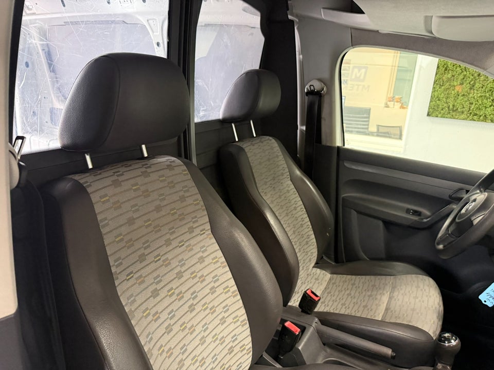 VW Caddy Maxi 1,6 TDi 102 BMT Van 4d