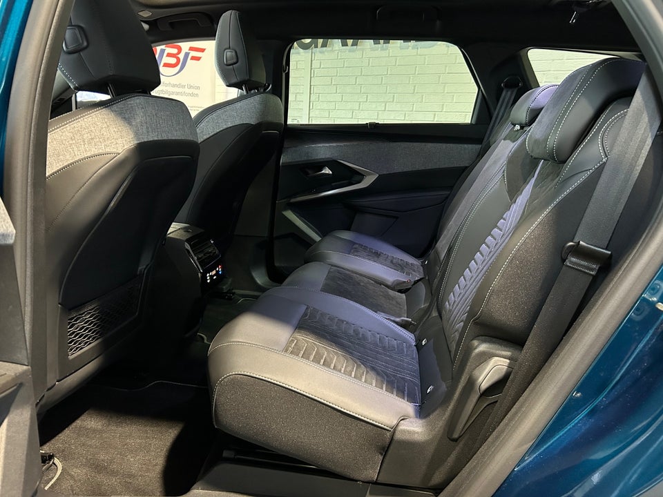 Peugeot e-5008 77 GT Pack 7prs 5d