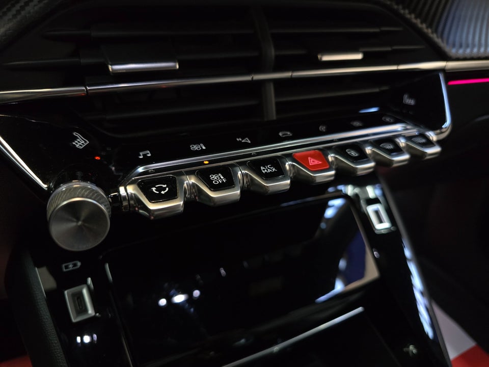 Peugeot e-208 50 GT 5d