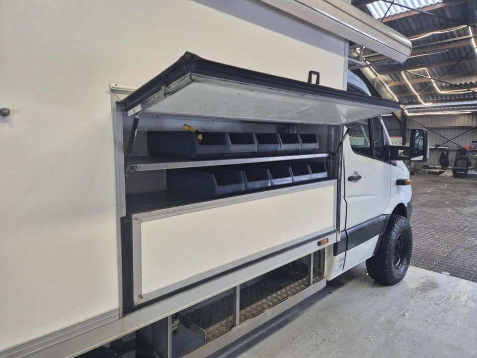 Mercedes Sprinter 319 3,0 CDi Alukasse m/lift 2d