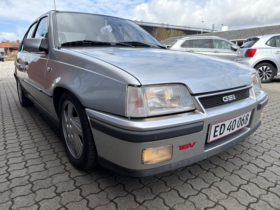 Opel Kadett 2,0 GSi 16V 5d