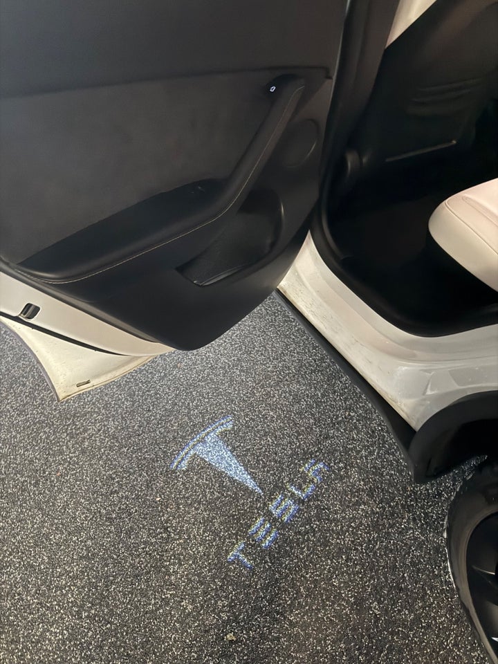Tesla Model Y RWD 5d